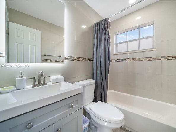 4421 NW 9th St, Miami FL 33126