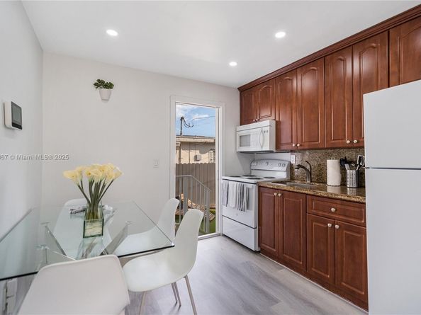 4421 NW 9th St, Miami FL 33126