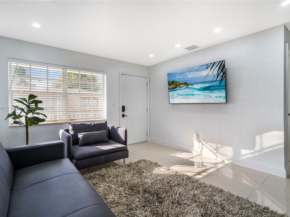 4421 NW 9th St, Miami FL 33126