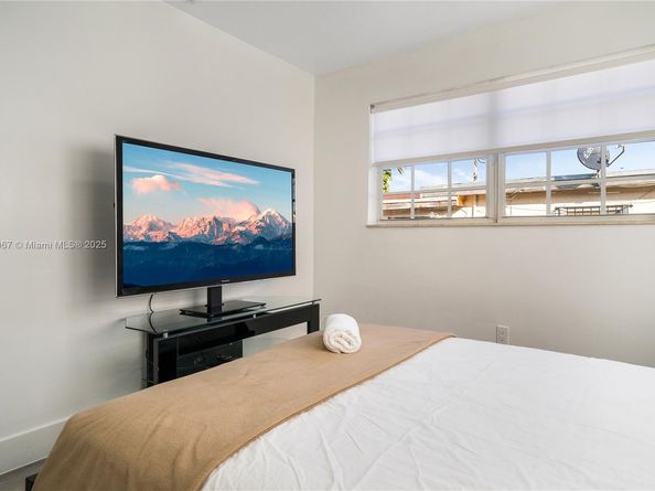 4421 NW 9th St, Miami FL 33126