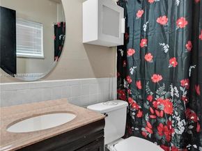 9607 NW 81st St, Tamarac FL 33321