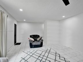 9607 NW 81st St, Tamarac FL 33321