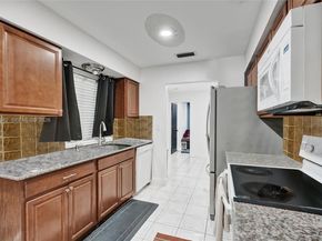 9607 NW 81st St, Tamarac FL 33321