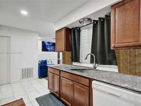 9607 NW 81st St, Tamarac FL 33321