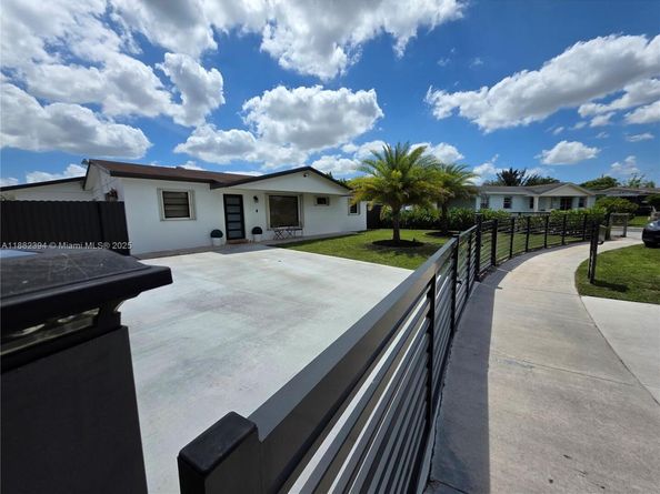 19631 NW 45th Ave, Miami Gardens FL 33055