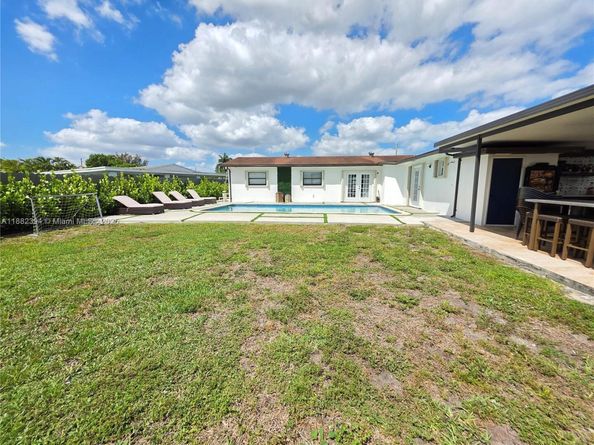 19631 NW 45th Ave, Miami Gardens FL 33055