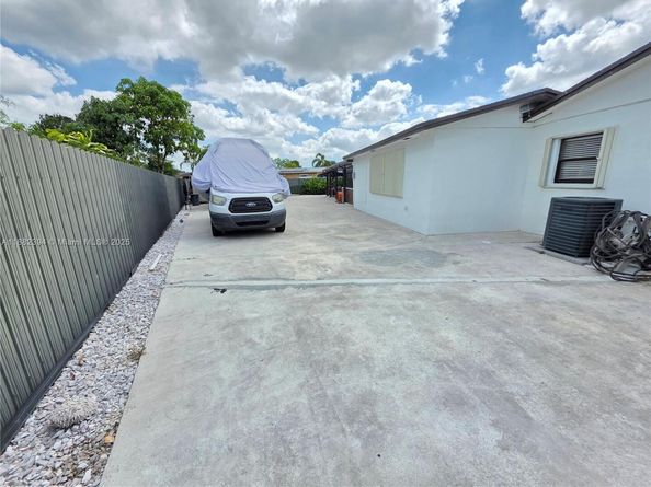 19631 NW 45th Ave, Miami Gardens FL 33055