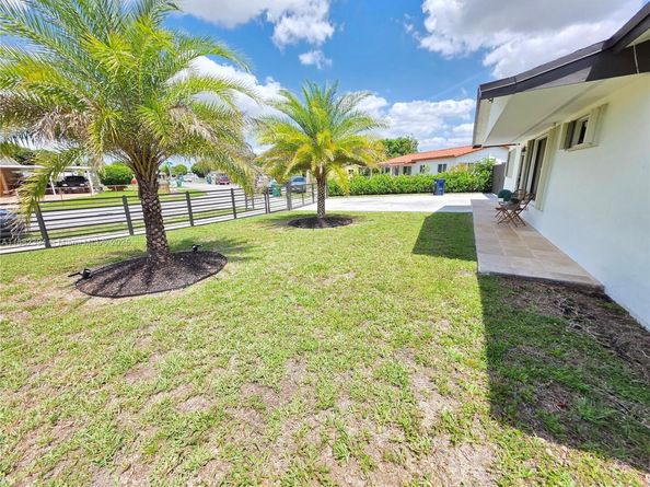 19631 NW 45th Ave, Miami Gardens FL 33055
