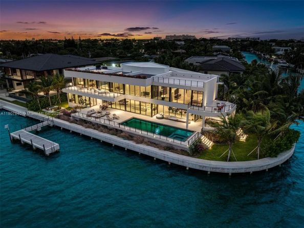 11400 N Bayshore Dr, North Miami FL 33181