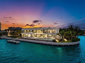 11400 N Bayshore Dr, North Miami FL 33181