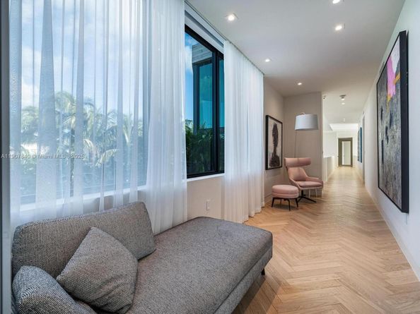 11400 N Bayshore Dr, North Miami FL 33181