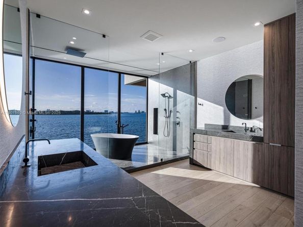 11400 N Bayshore Dr, North Miami FL 33181