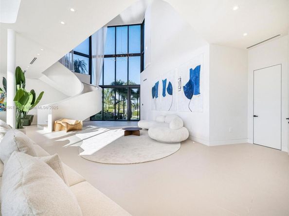 11400 N Bayshore Dr, North Miami FL 33181