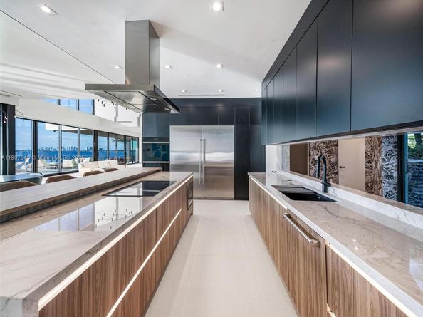 11400 N Bayshore Dr, North Miami FL 33181