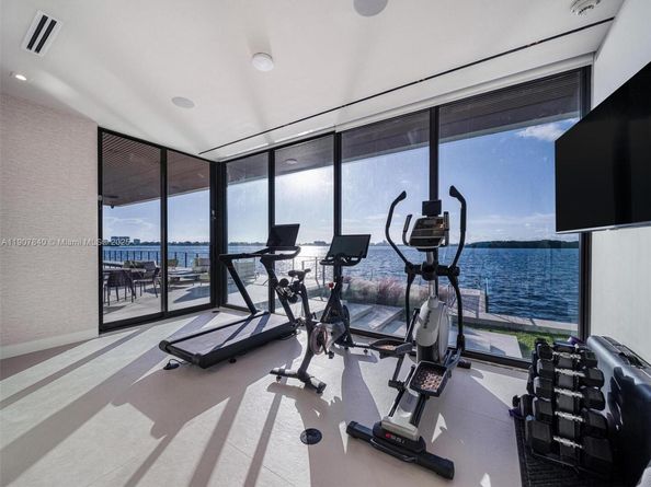 11400 N Bayshore Dr, North Miami FL 33181