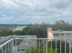 1470 NE 125th Ter 810, North Miami FL 33161