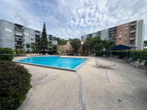 1470 NE 125th Ter 810, North Miami FL 33161