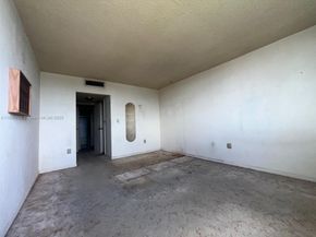1470 NE 125th Ter 810, North Miami FL 33161