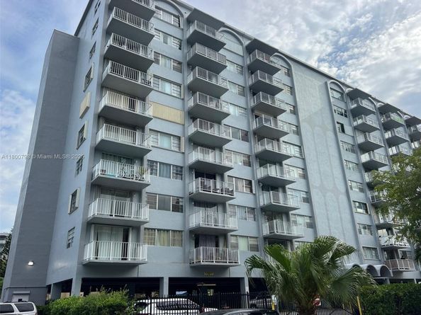 1470 NE 125th Ter 810, North Miami FL 33161