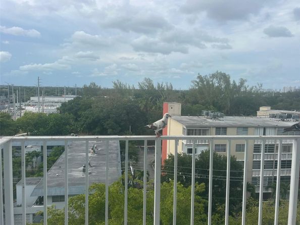 1470 NE 125th Ter 810, North Miami FL 33161