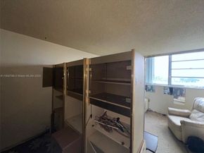 1470 NE 125th Ter 810, North Miami FL 33161