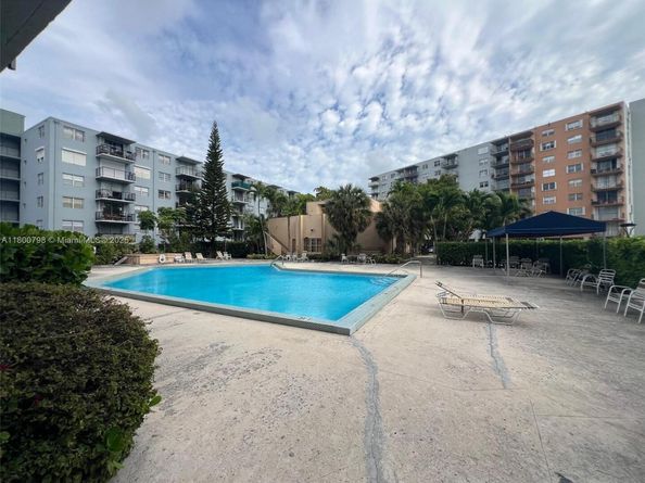 1470 NE 125th Ter 810, North Miami FL 33161