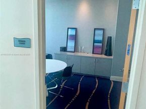 185 SW 7 St 1802, Miami FL 33130