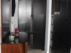 185 SW 7 St 1802, Miami FL 33130