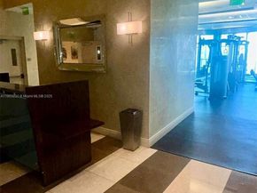 185 SW 7 St 1802, Miami FL 33130