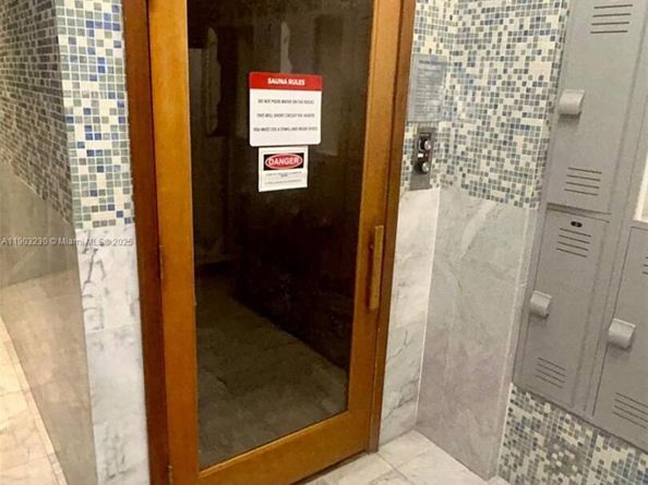 185 SW 7 St 1802, Miami FL 33130