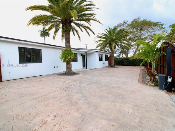 15300 SW 299th St, Homestead FL 33033