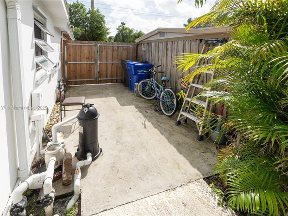 3036 N 58th Ave, Hollywood FL 33021