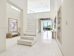 1000 Venetian Way TH101, Miami FL 33139