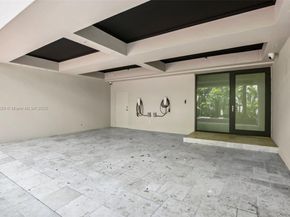 1000 Venetian Way TH101, Miami FL 33139