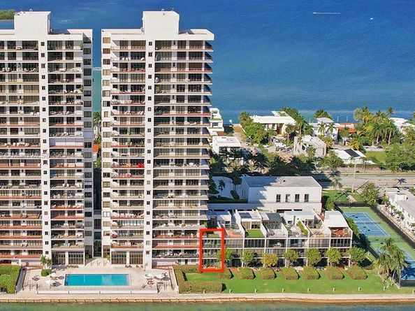1000 Venetian Way TH101, Miami FL 33139