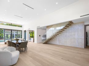 290 NW 48th St, Miami FL 33127