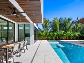 290 NW 48th St, Miami FL 33127