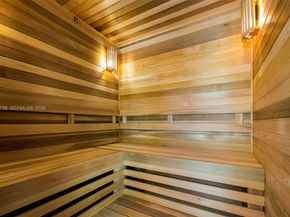 290 NW 48th St, Miami FL 33127