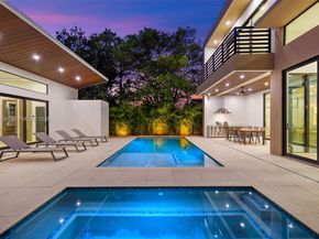 290 NW 48th St, Miami FL 33127