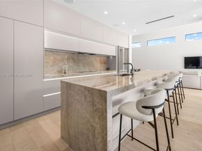 290 NW 48th St, Miami FL 33127