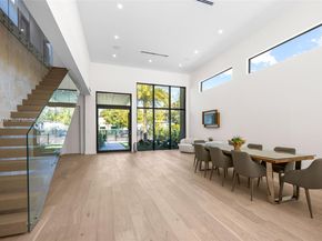 290 NW 48th St, Miami FL 33127