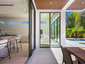 290 NW 48th St, Miami FL 33127