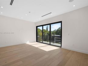 290 NW 48th St, Miami FL 33127