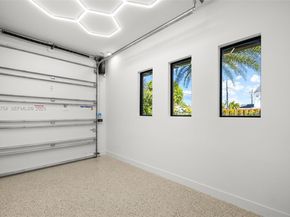 290 NW 48th St, Miami FL 33127