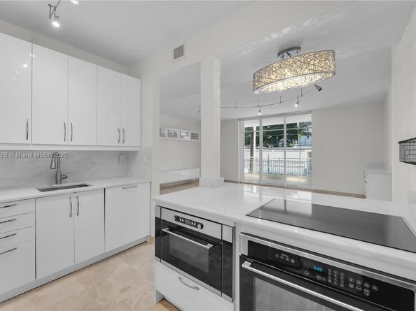 1 Century Ln 202, Miami Beach FL 33139