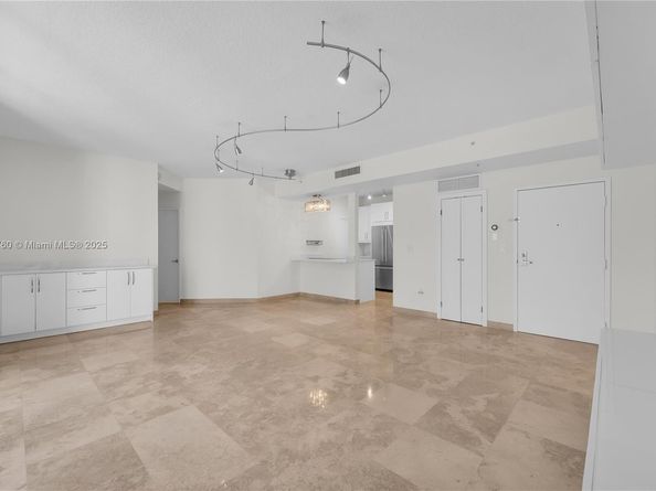 1 Century Ln 202, Miami Beach FL 33139