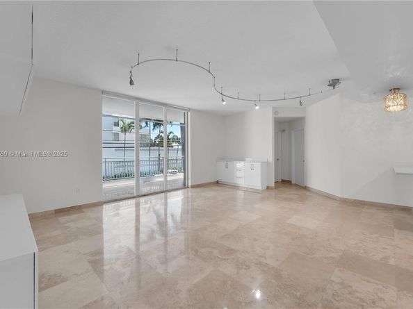 1 Century Ln 202, Miami Beach FL 33139