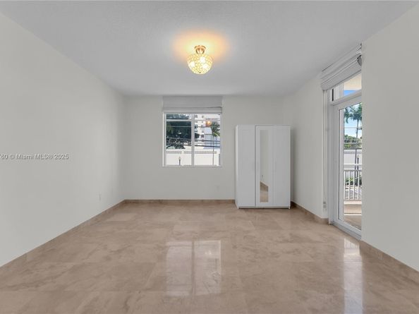 1 Century Ln 202, Miami Beach FL 33139