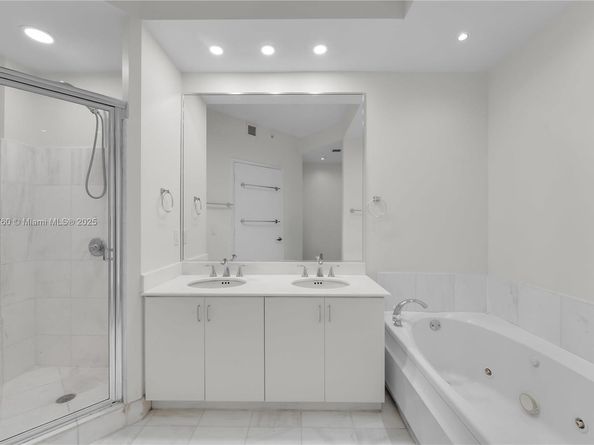 1 Century Ln 202, Miami Beach FL 33139