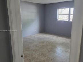 2061 NW 47th Ter 111, Lauderhill FL 33313